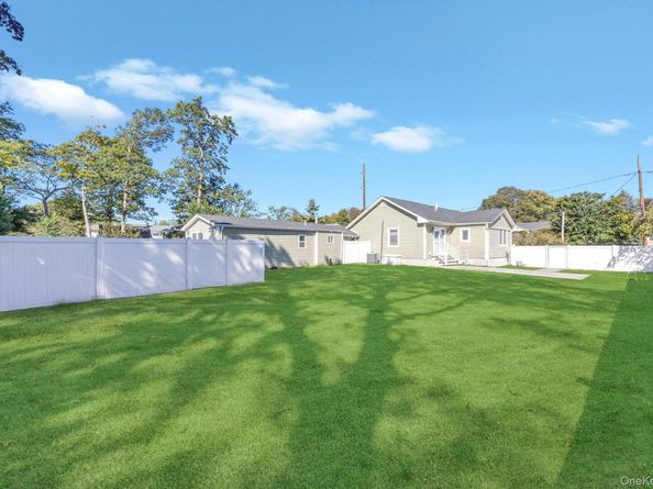 145 Centre Avenue, Lindenhurst NY 11757