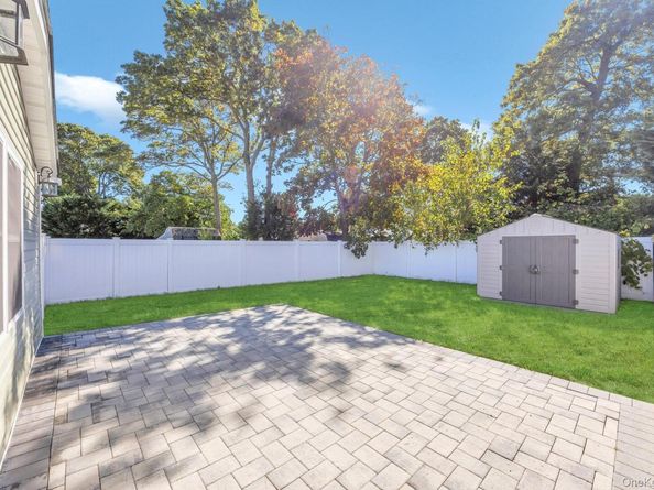 145 Centre Avenue, Lindenhurst NY 11757