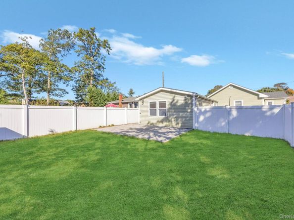 145 Centre Avenue, Lindenhurst NY 11757