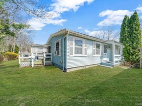 191 Village Circle W, Manorville NY 11949