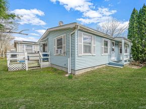191 Village Circle W, Manorville NY 11949
