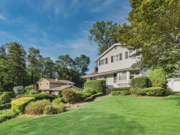 5 Gristmill Drive, Kings Park NY 11754