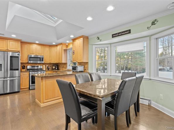 21 Rawlings Drive, Melville NY 11747