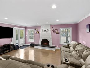 21 Rawlings Drive, Melville NY 11747