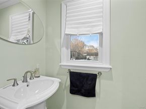 21 Rawlings Drive, Melville NY 11747