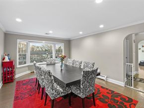 21 Rawlings Drive, Melville NY 11747