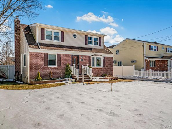 739 N Ascan Street, Elmont NY 11003