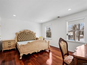 5 Pine Street, Plainview NY 11803