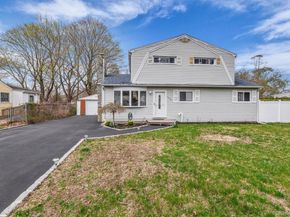 1520 N Thompson Drive, Bay Shore NY 11706