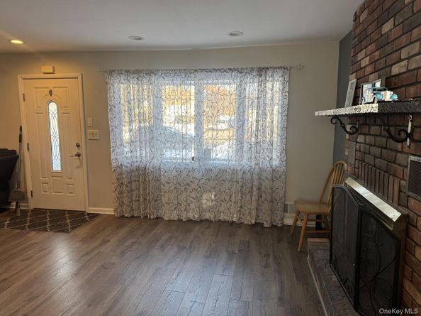 1520 N Thompson Drive, Bay Shore NY 11706