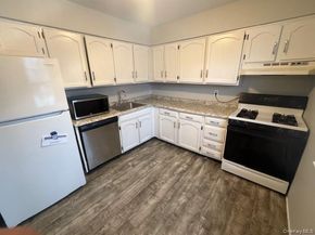 12 Harbour Lane 4A, Oyster Bay NY 11771