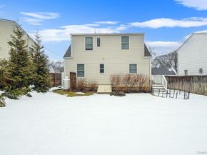 10 Terry Place, Center Moriches NY 11934