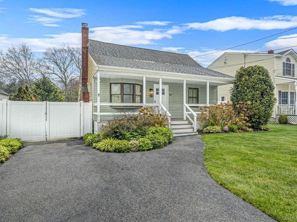 10 Terry Place, Center Moriches NY 11934