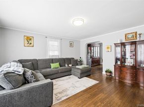 5 Wedgewood Drive, Coram NY 11727