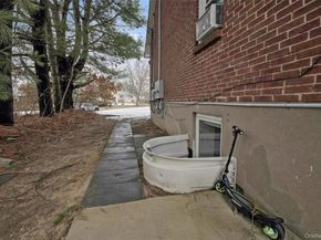 5 Wedgewood Drive, Coram NY 11727