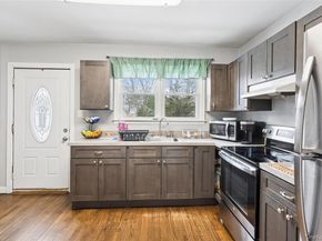 5 Wedgewood Drive, Coram NY 11727