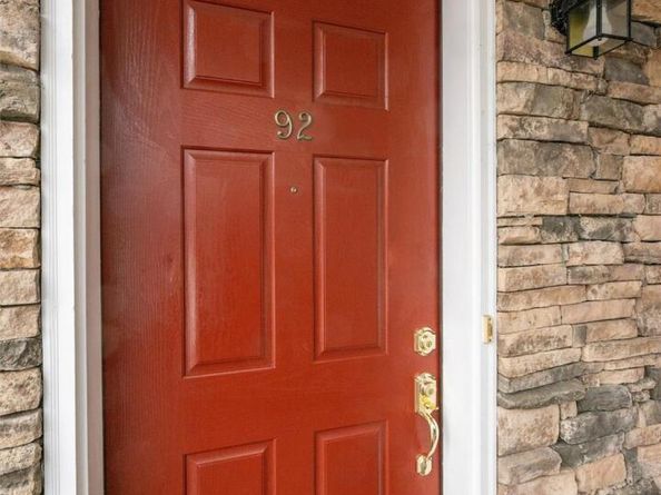 92 Pond View, Port Washington NY 11050