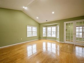 92 Pond View, Port Washington NY 11050