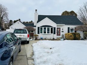 109 Vesper Court, Babylon NY 11702