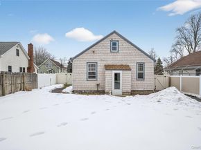 8 Henry Place, Bay Shore NY 11706