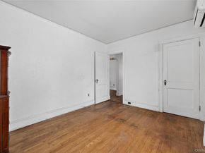 8 Henry Place, Bay Shore NY 11706