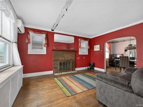 8 Henry Place, Bay Shore NY 11706