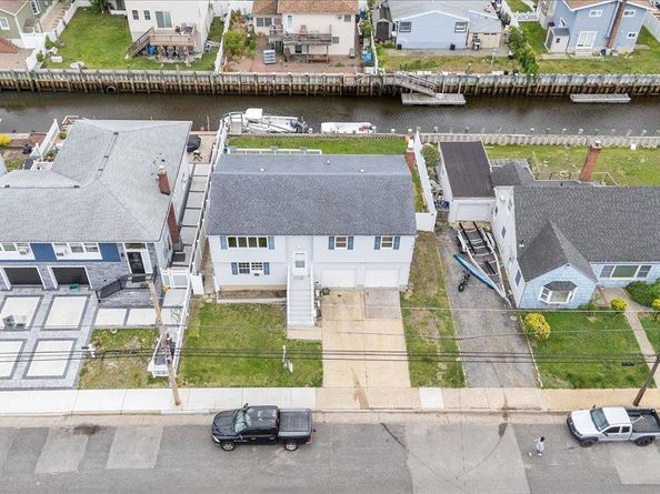 801 S Long Beach Avenue, Freeport NY 11520