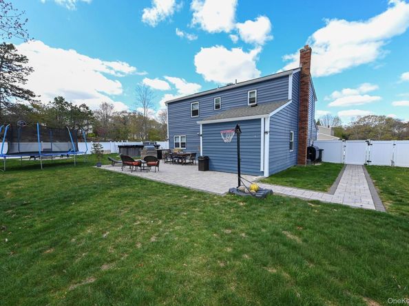 45 Roosevelt Avenue, Selden NY 11784
