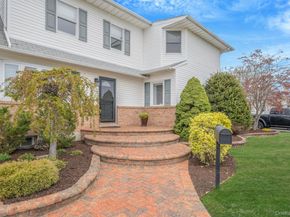 580 Center Briarwood Avenue, West Islip NY 11795