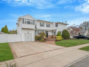 580 Center Briarwood Avenue, West Islip NY 11795