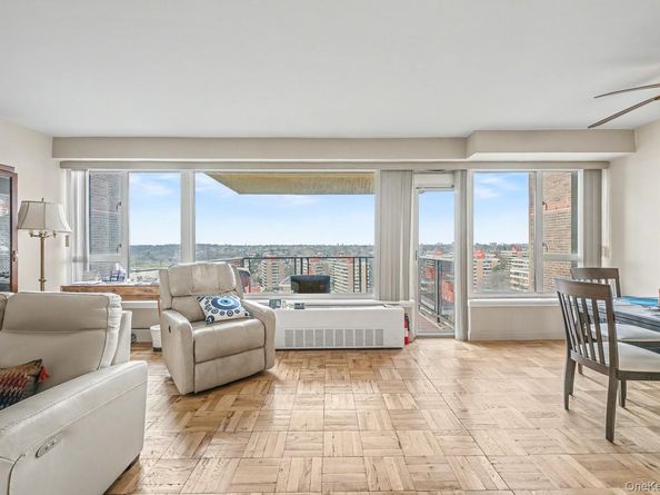 166-25 powells cove blvd 15G, Beechhurst NY 11357