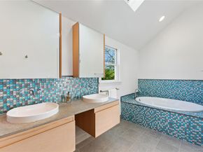 33 Byron Lane, Larchmont NY 10538