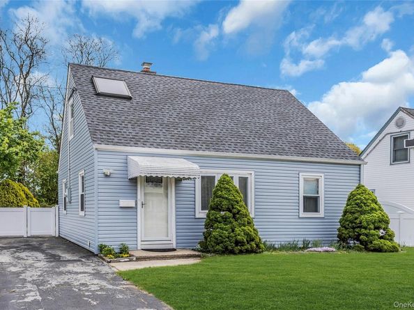 97 Horton Road, Valley Stream NY 11581