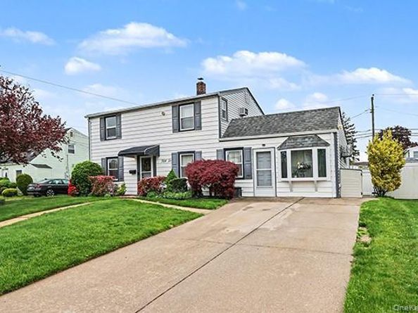 56 Haven Lane, Levittown NY 11756