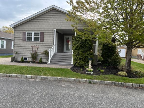 1661 OLD COUNTRY Road 539, Riverhead NY 11901
