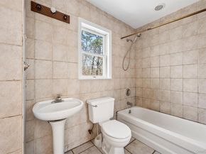 221 E Montauk Highway, Hampton Bays NY 11946