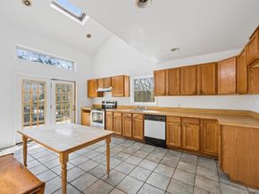 221 E Montauk Highway, Hampton Bays NY 11946
