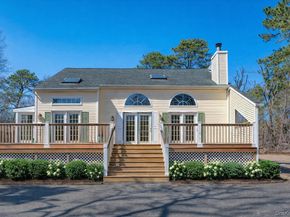 221 E Montauk Highway, Hampton Bays NY 11946