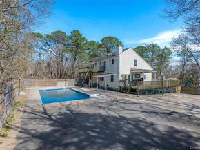 221 E Montauk Highway, Hampton Bays NY 11946
