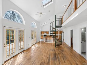 221 E Montauk Highway, Hampton Bays NY 11946