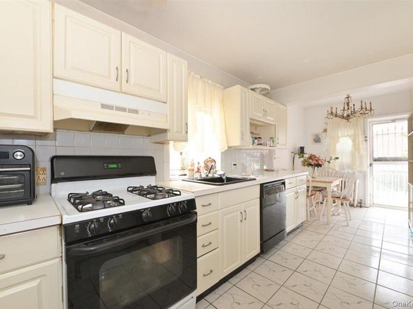 69-11 62nd Drive, Middle Village NY 11379