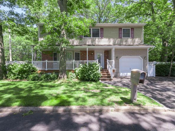 97 Krispin Lane, East Setauket NY 11733