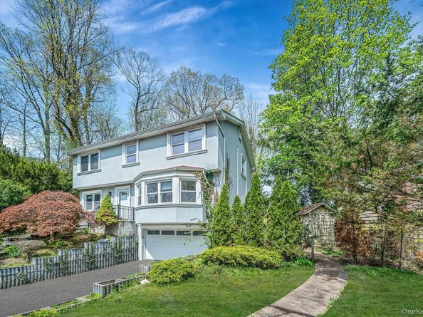 210 Mill Dam Court, Centerport NY 11721