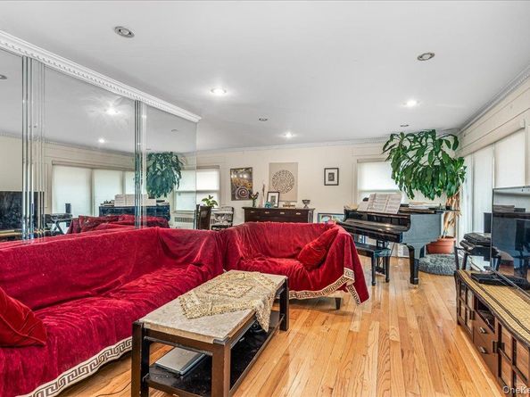 8543 211th Street, Hollis Hills NY 11427