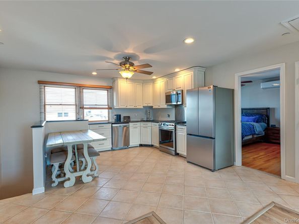 912 Pacific Street, Lindenhurst NY 11757