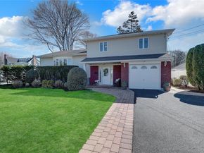 10 Dale Court, Massapequa NY 11758