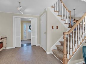 10 Dale Court, Massapequa NY 11758