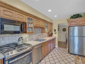 10 Dale Court, Massapequa NY 11758