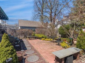 33 Carstairs Road, Valley Stream NY 11581