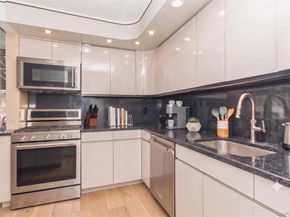 33 Carstairs Road, Valley Stream NY 11581